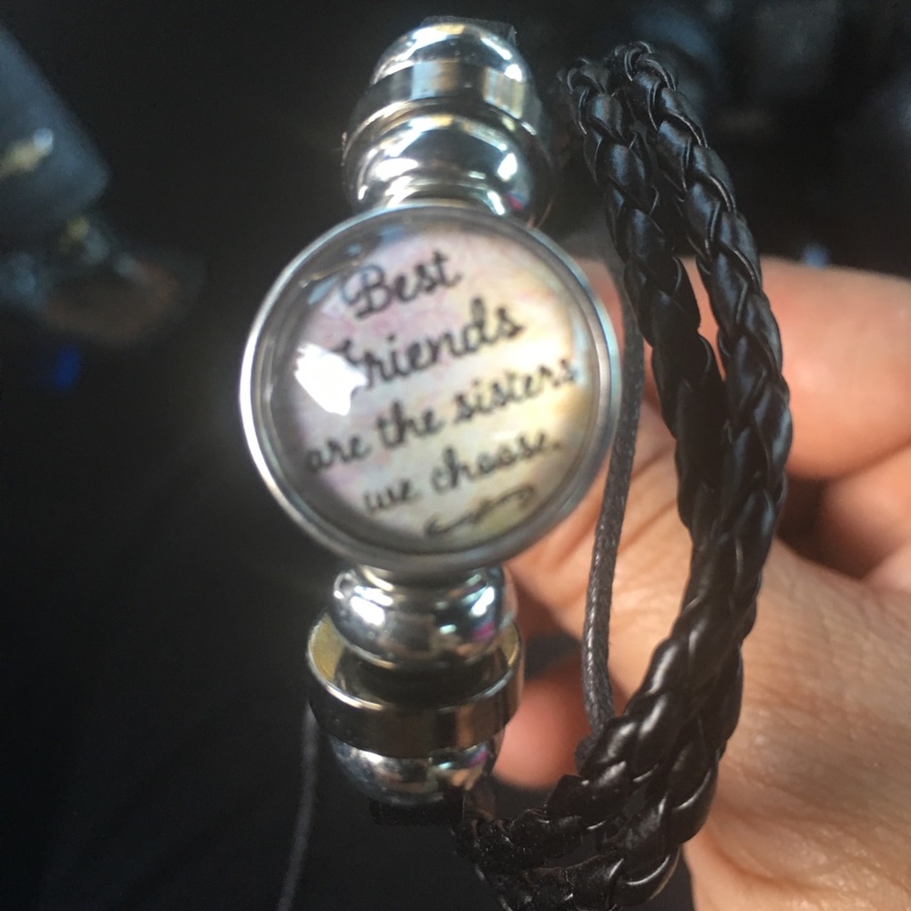 Best friends are the sisters we chase bracelet